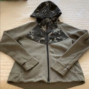 Youth M Nike zip up!